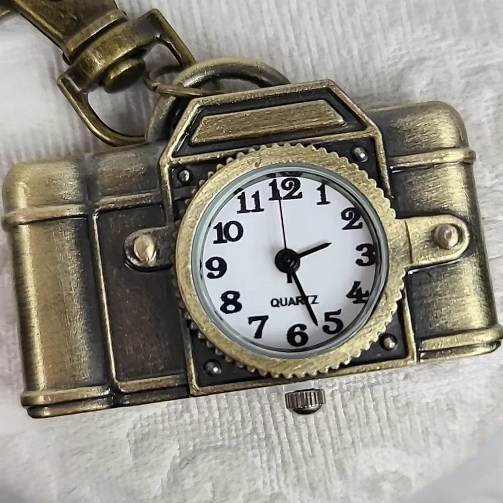 Vintage Camera Pocket Watch Photographer Gift Antique Gold Retro Clip-On Watch